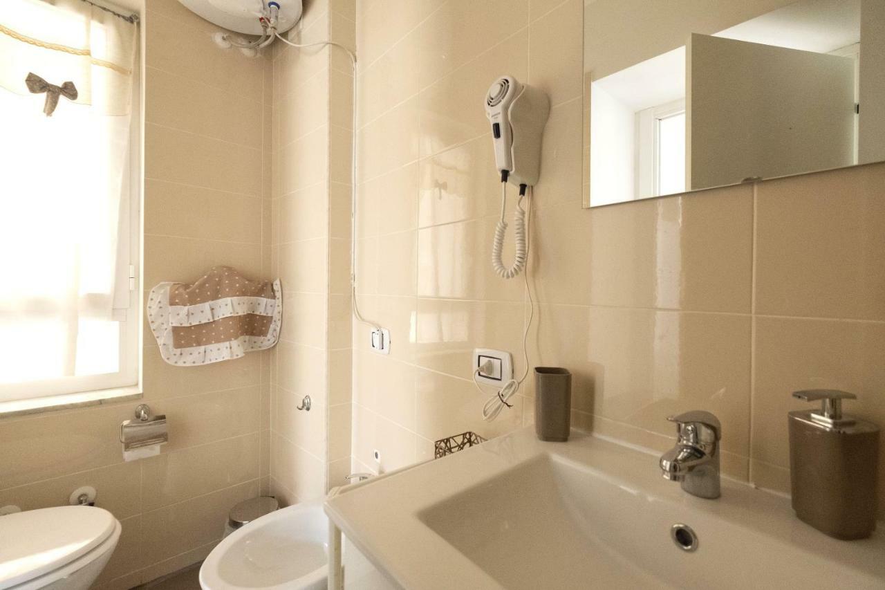 A Casa Di Giulia Napoli Bagian luar foto
