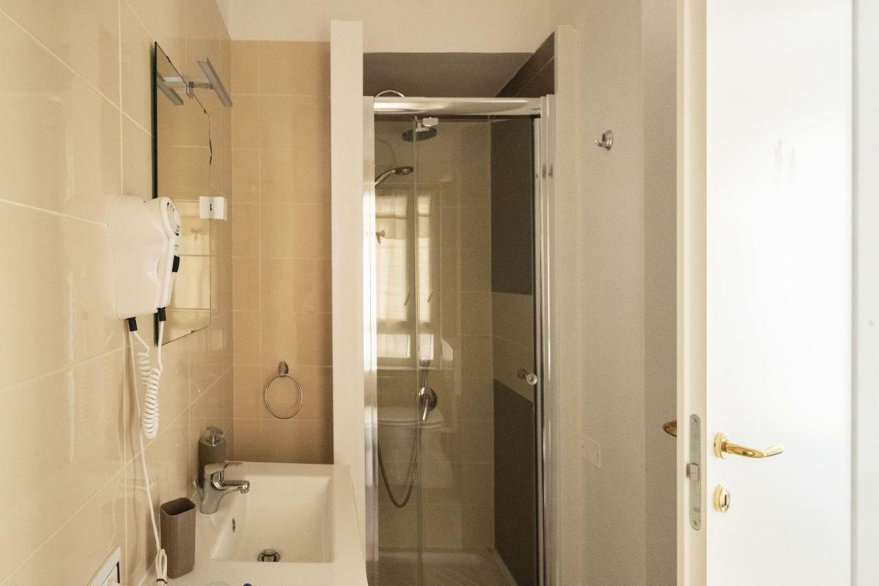 A Casa Di Giulia Napoli Bagian luar foto