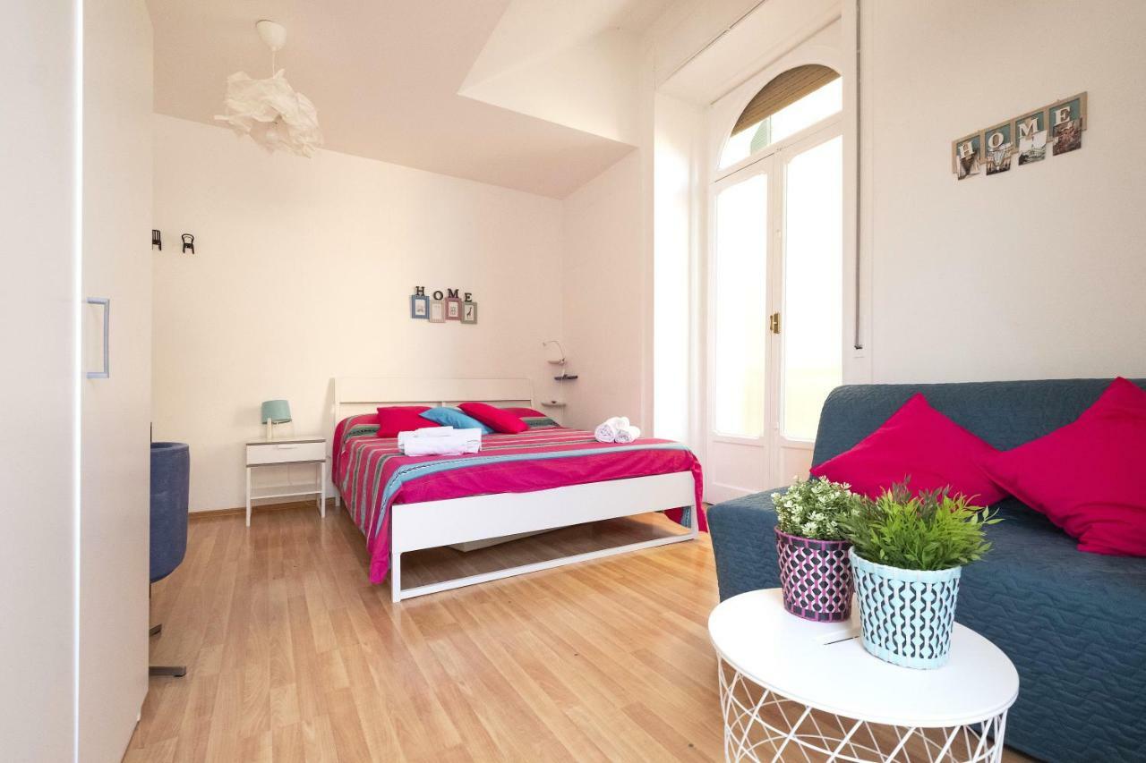 A Casa Di Giulia Napoli Bagian luar foto