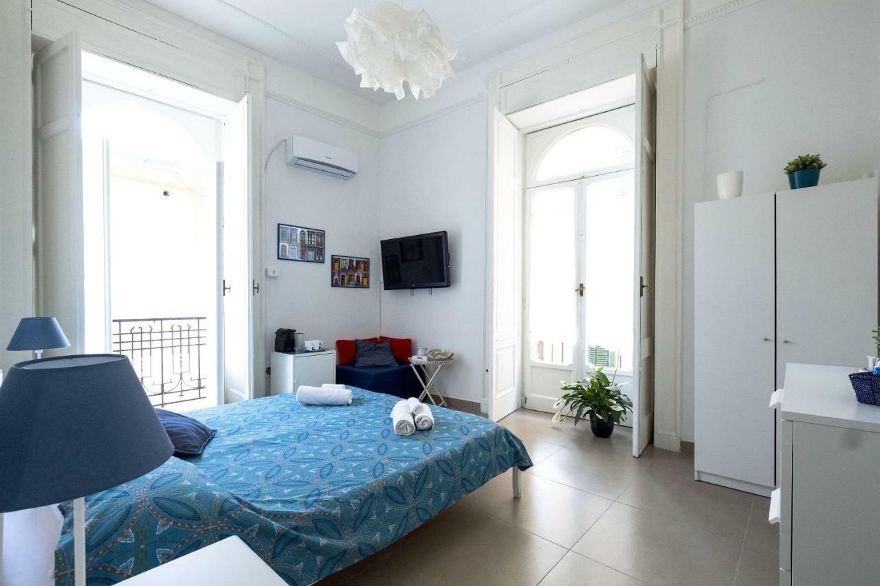 A Casa Di Giulia Napoli Bagian luar foto