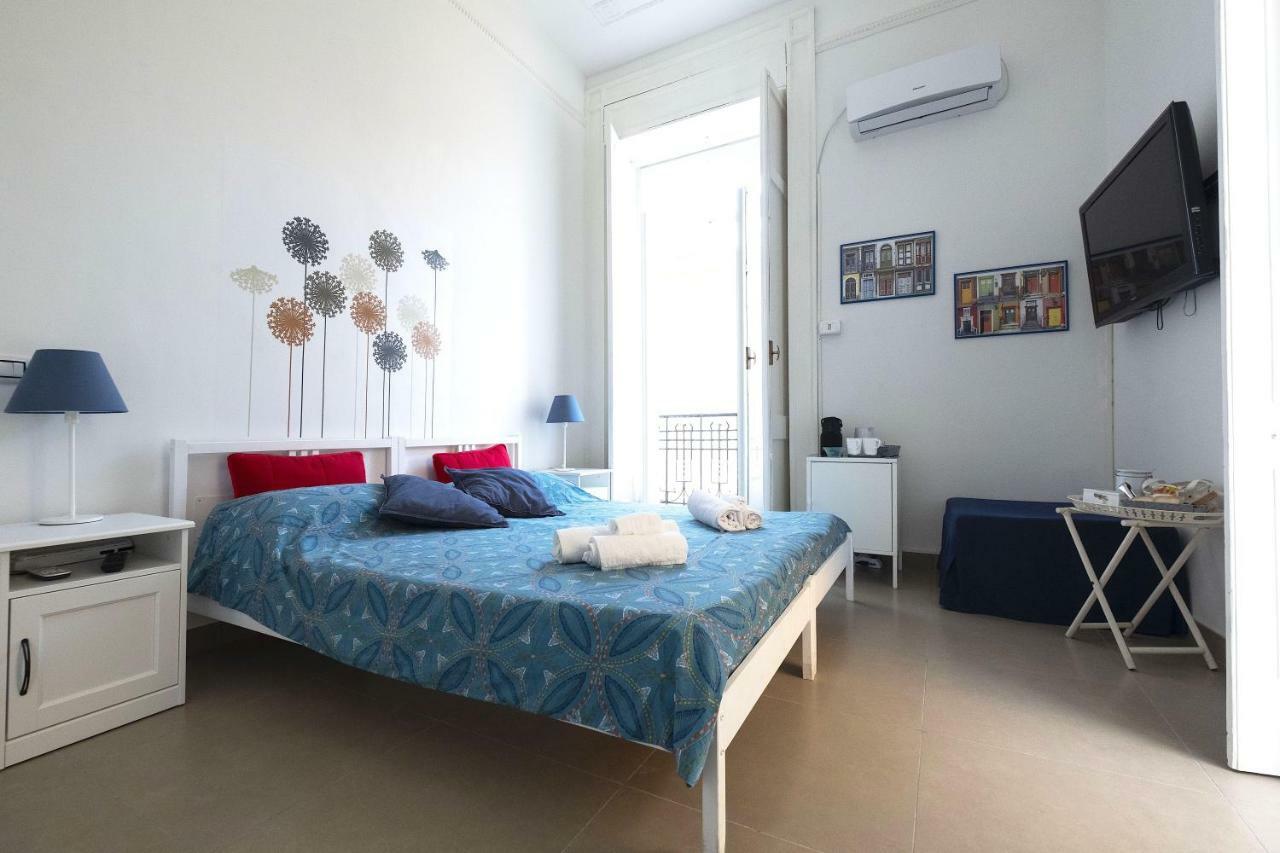 A Casa Di Giulia Napoli Bagian luar foto